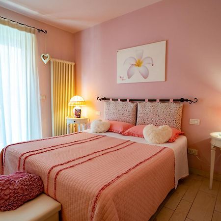 Bed and Breakfast Petali Rosa Полиньяно-а-Маре Экстерьер фото